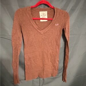 Hollister Women's Chocolate V-Neck Sweater